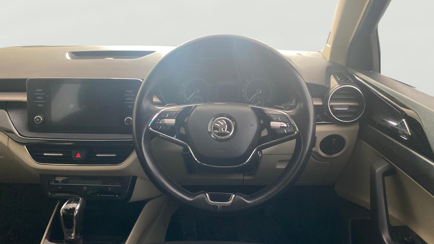 2023 Skoda SLAVIA AMBITION 1.0L TSI AT, Petrol, Automatic, 41,121 km, Steering Wheel Close Up