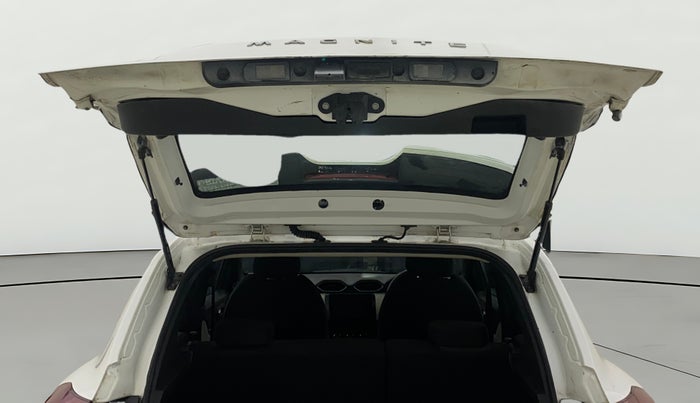 2021 Nissan MAGNITE XL TURBO CVT, Petrol, Automatic, 15,743 km, Boot Door Open