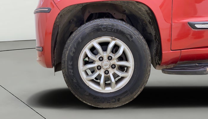 2016 Mahindra TUV300 T8, Diesel, Manual, 37,779 km, Left Front Wheel