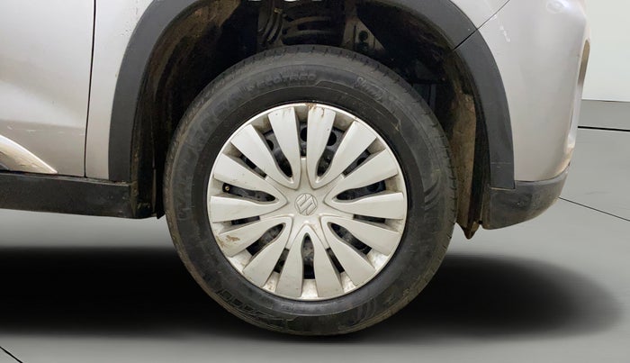 2022 Maruti Vitara Brezza LXI, Petrol, Manual, 38,066 km, Right Front Wheel