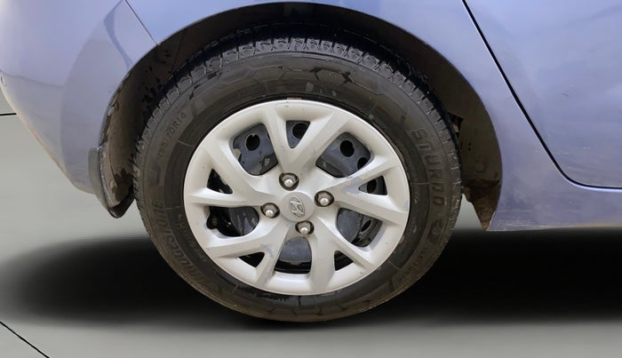 2017 Hyundai Grand i10 SPORTZ 1.2 KAPPA VTVT, CNG, Manual, 51,423 km, Right Rear Wheel