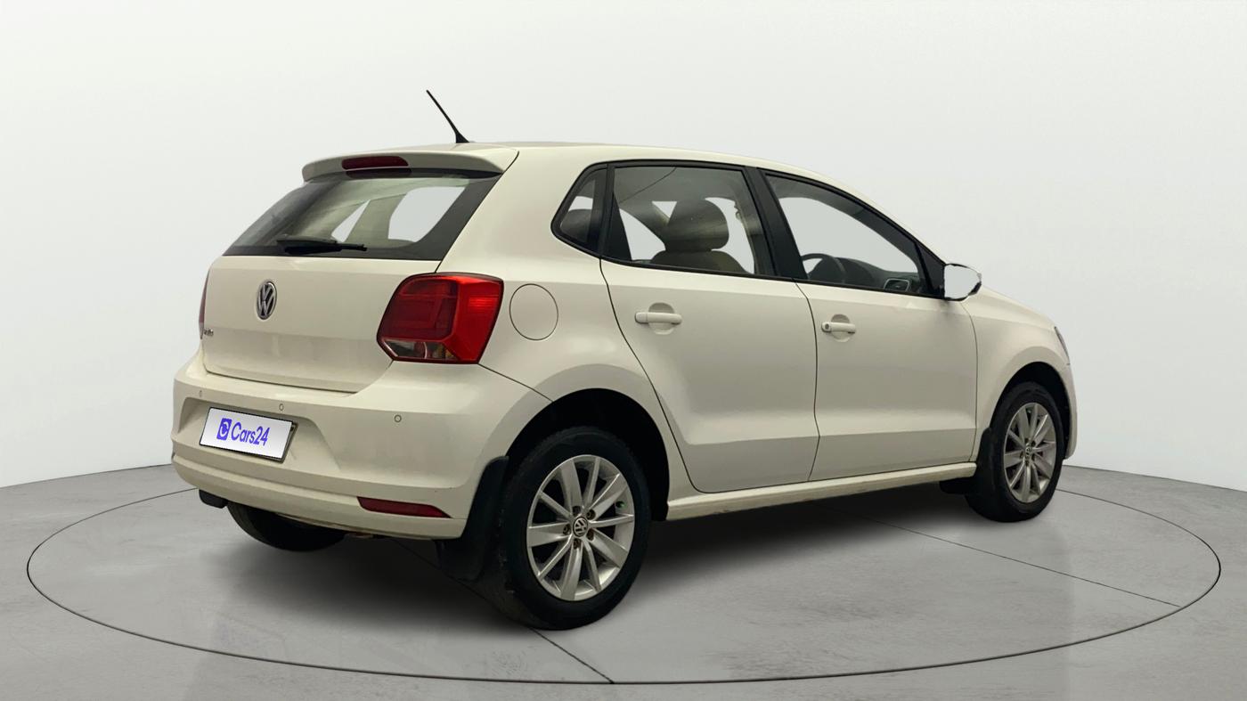 2016 Volkswagen Polo HIGHLINE1.2L, Petrol, Manual, 61,619 km, Right Back Diagonal