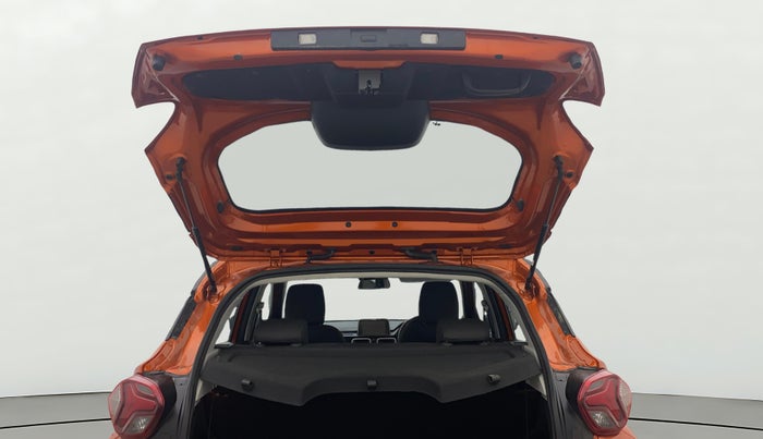 2024 Tata PUNCH CREATIVE  1.2 RTN DUAL TONE, Petrol, Manual, 8,011 km, Boot Door Open