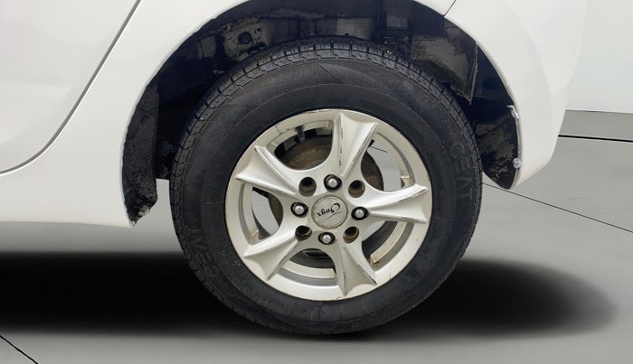 2016 Hyundai Eon ERA +, Petrol, Manual, 32,471 km, Left Rear Wheel