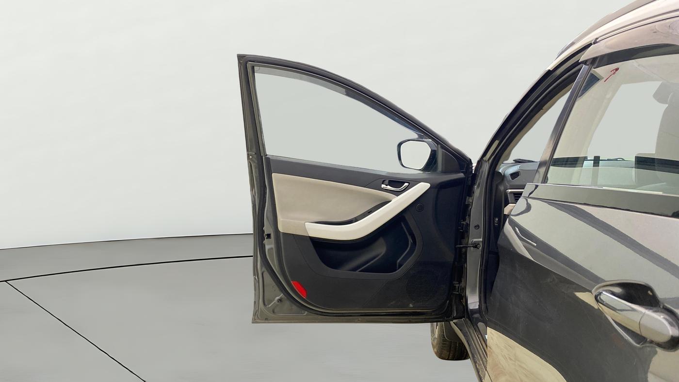 2023 Tata NEXON CREATIVE + 1.2 PETROL, Petrol, Manual, 33,449 km, LHS Front Door