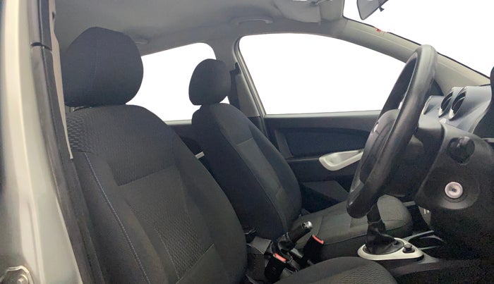 2013 Ford Figo TITANIUM 1.4 DIESEL, Diesel, Manual, 1,33,384 km, Right Side Front Door Cabin