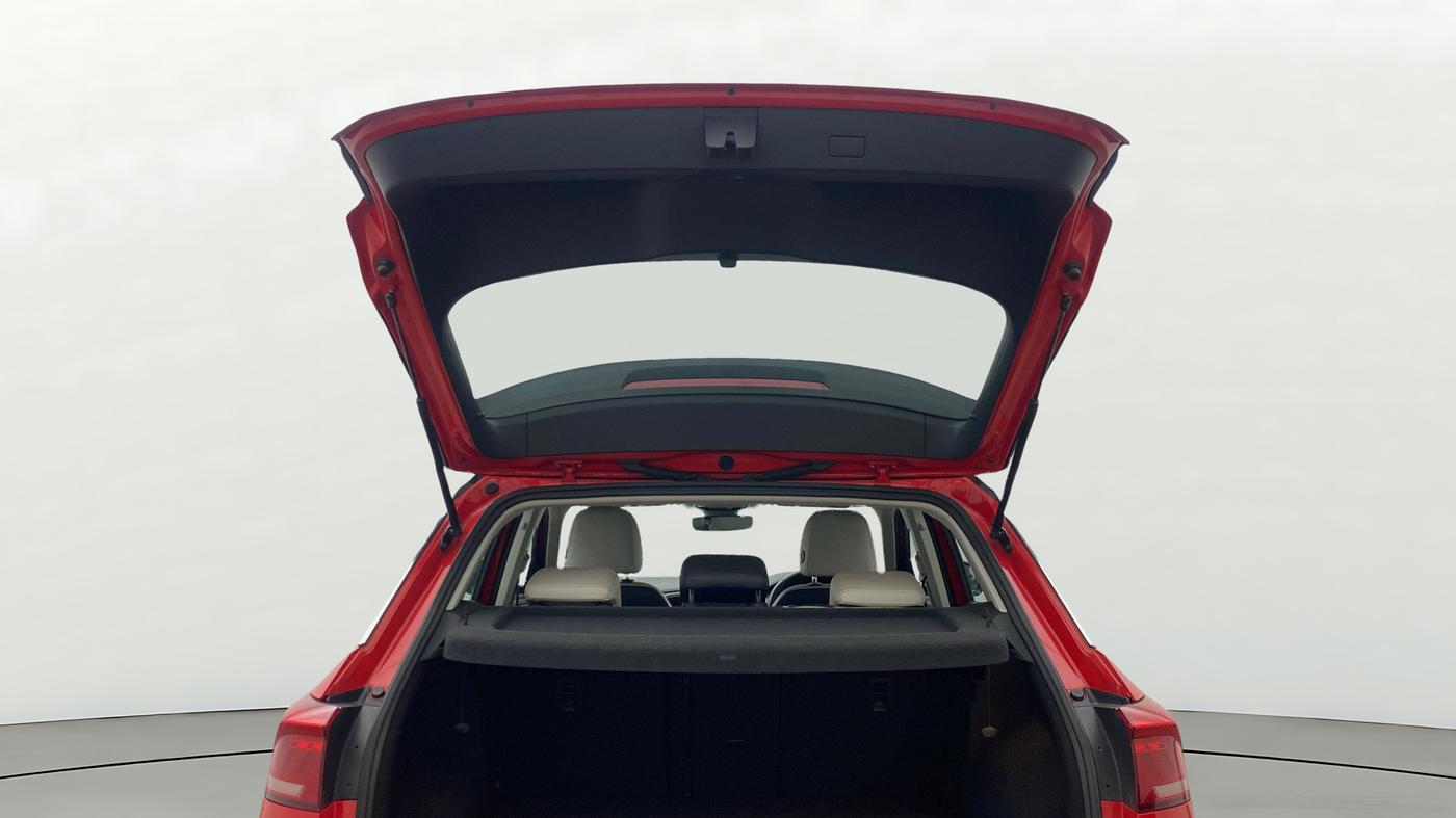 2021 Volkswagen T-ROC 1.5 TSI AT, Petrol, Automatic, 1,20,900 km, Boot Door Open