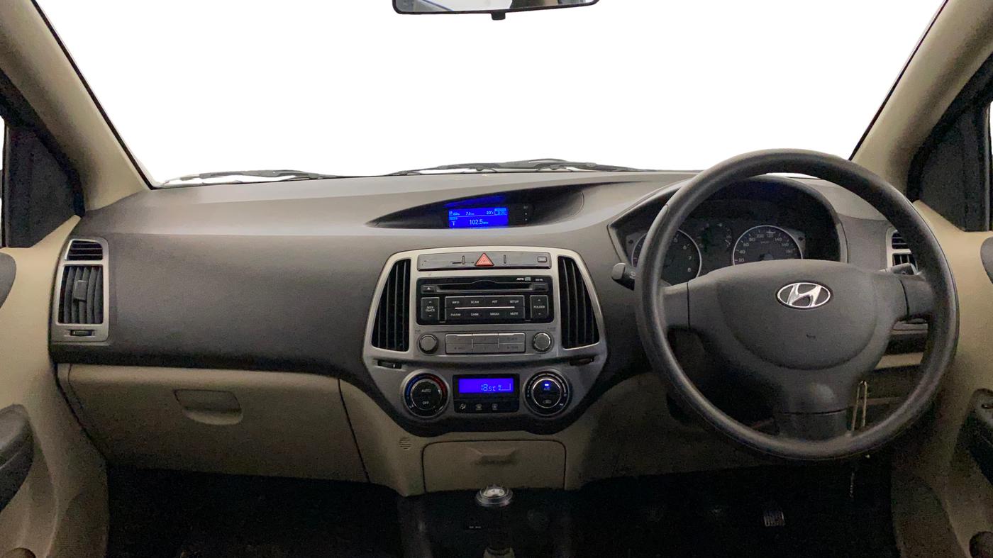 2014 Hyundai i20 MAGNA 1.2, Petrol, Manual, 58,604 km, Dashboard