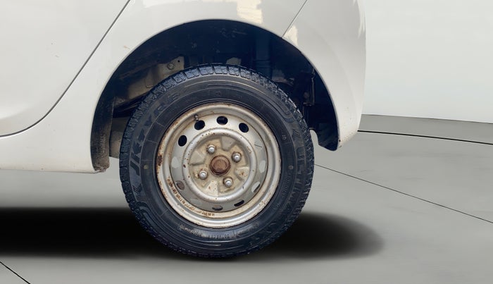 2014 Hyundai Eon ERA +, Petrol, Manual, 69,866 km, Left Rear Wheel