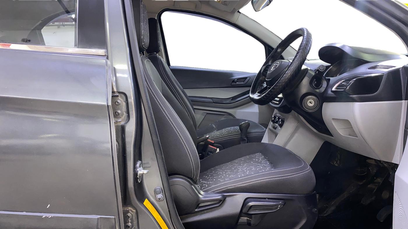 2023 Tata Tiago XT PETROL, Petrol, Manual, 15,665 km, Right Side Front Door Cabin