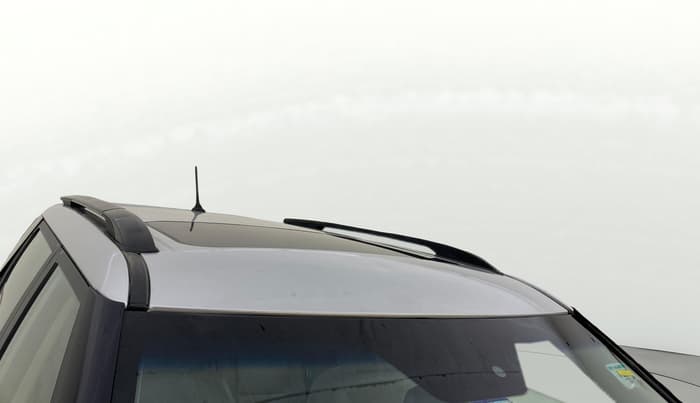 2020 Mahindra XUV300 W8 (O) 1.5 DIESEL, Diesel, Manual, 1,14,378 km, Roof