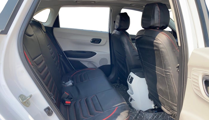 2024 Hyundai NEW I20 Sportz (O) 1.2, Petrol, Manual, 11,965 km, Right Side Rear Door Cabin