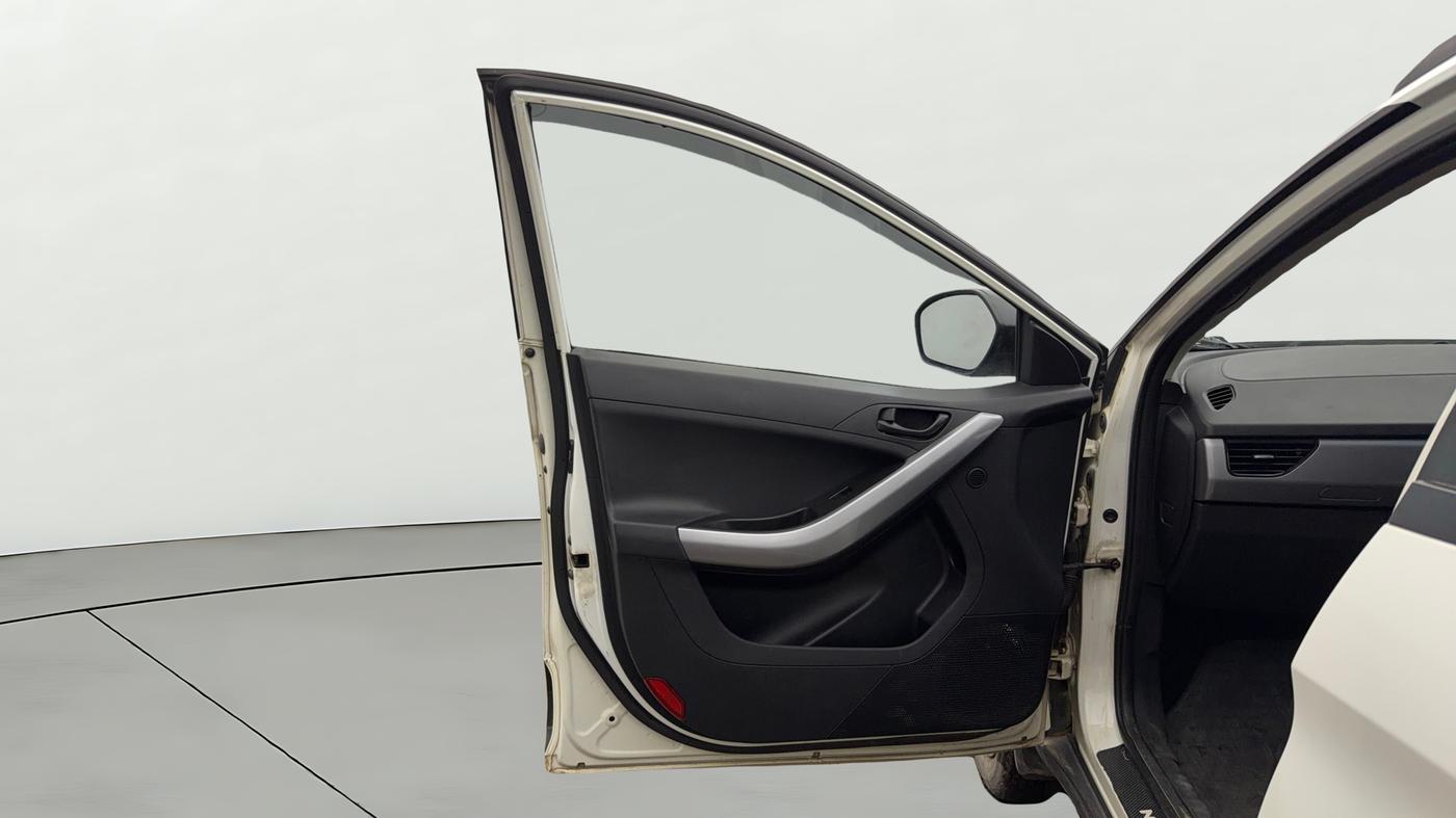 2022 Tata NEXON XMA SUNROOF PETROL, Petrol, Automatic, 66,132 km, LHS Front Door