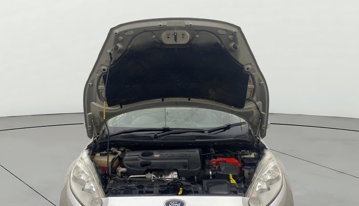 2015 Ford Fiesta TITANIUM DIESEL, Diesel, Manual, 1,35,590 km, Open Bonet