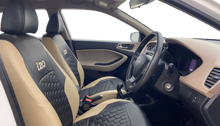 2020 Hyundai Elite i20 SPORTZ PLUS 1.2, Petrol, Manual, 52,444 km, Right Side Front Door Cabin