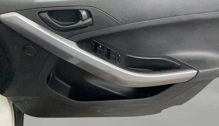 2022 Tata NEXON XM SUNROOF PETROL, Petrol, Manual, 73,700 km, Driver Side Door Panels Control