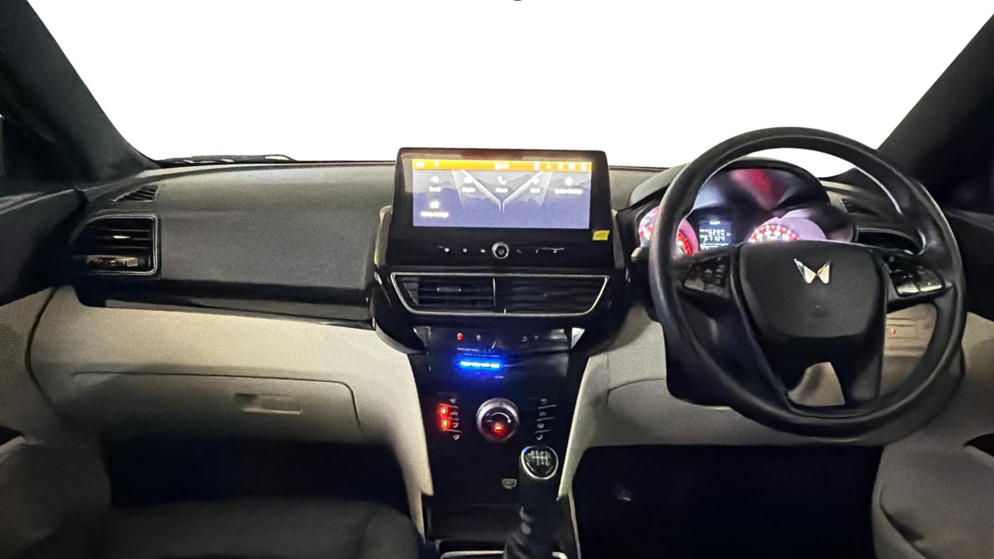 2025 Mahindra XUV 3XO MX3 Pro 1.2 L TCMPFi, Petrol, Manual, 5,280 km, Dashboard
