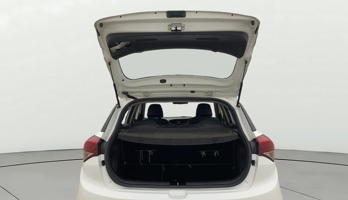 2017 Hyundai Elite i20 SPORTZ 1.2, Petrol, Manual, 74,650 km, Boot Door Open