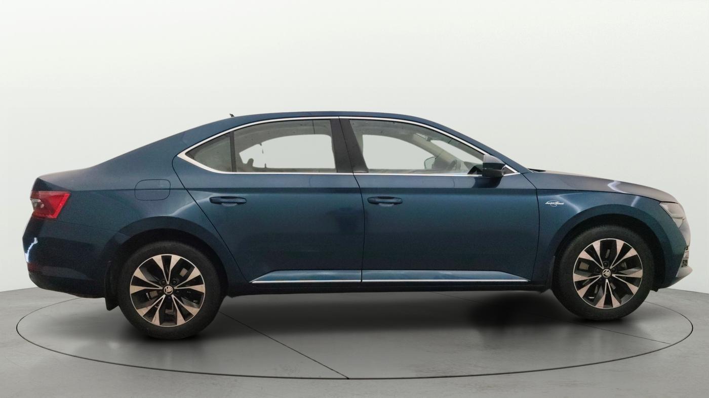 2022 Skoda Superb L&K 2.0 TSI AT, Petrol, Automatic, 61,943 km, Right Side View