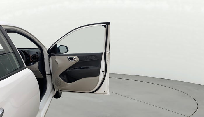 2021 Hyundai AURA SX PLUS 1.2 AMT, Petrol, Automatic, 40,109 km, RHS Front Door