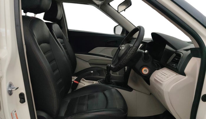 2021 Mahindra XUV300 W4 1.2 PETROL, Petrol, Manual, 40,775 km, Right Side Front Door Cabin