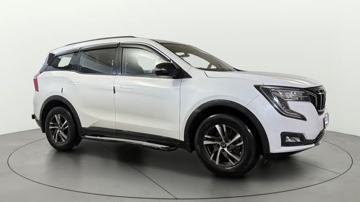 2022 Mahindra XUV700 AX 5 P MT 7 STR, Petrol, Manual, 69,007 km, Right Front Diagonal