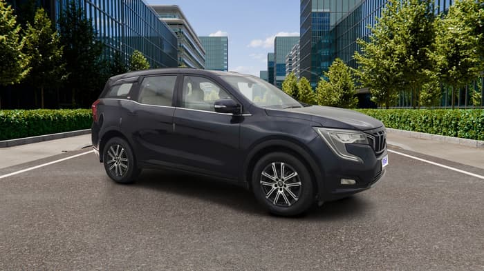 2022 Mahindra XUV700 AX 7 P AT 7 STR, Petrol, Automatic, 87,682 km, Right Front Diagonal