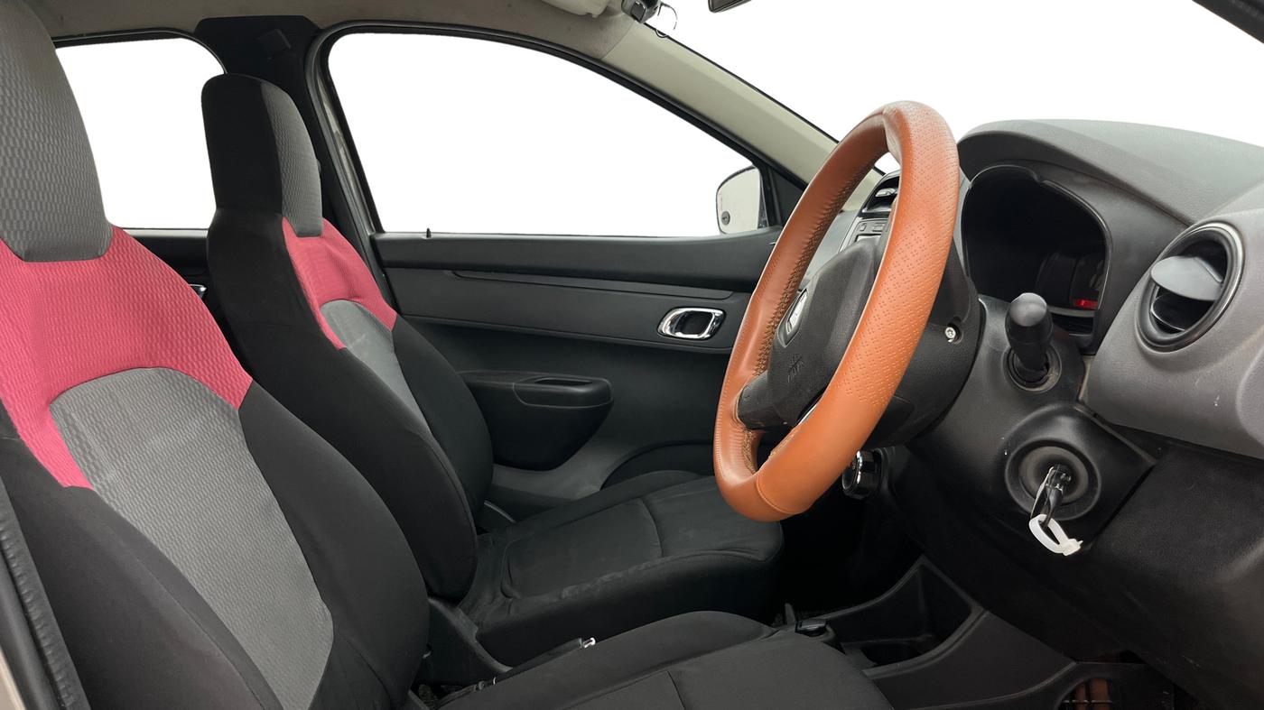 2018 Renault Kwid RXT 1.0 AMT, Petrol, Automatic, 88,891 km, Right Side Front Door Cabin