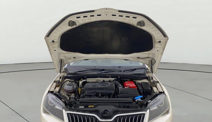 2018 Skoda Superb STYLE 1.8 TSI AT, Petrol, Automatic, 65,647 km, Open Bonet