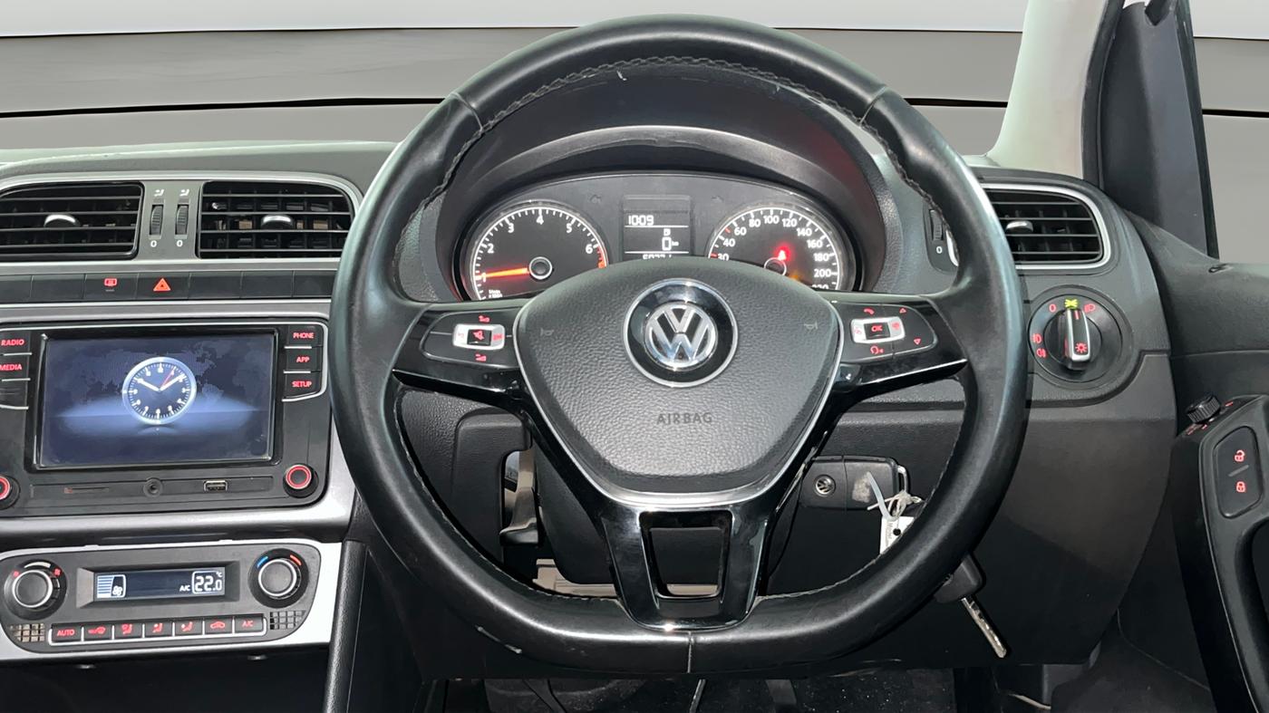 2019 Volkswagen Polo HIGHLINE PLUS 1.0, Petrol, Manual, 53,341 km, Steering Wheel Close Up