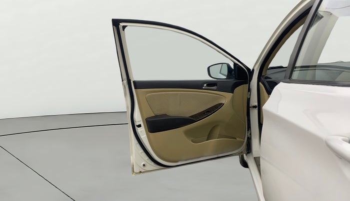 2016 Hyundai Verna FLUIDIC 4S1.6 VTVT SX AT, Petrol, Automatic, 95,846 km, LHS Front Door