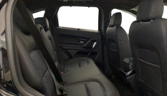2024 Tata Harrier ADVENTURE PLUS DARK EDITION AT, Diesel, Automatic, 57,919 km, Right Side Rear Door Cabin
