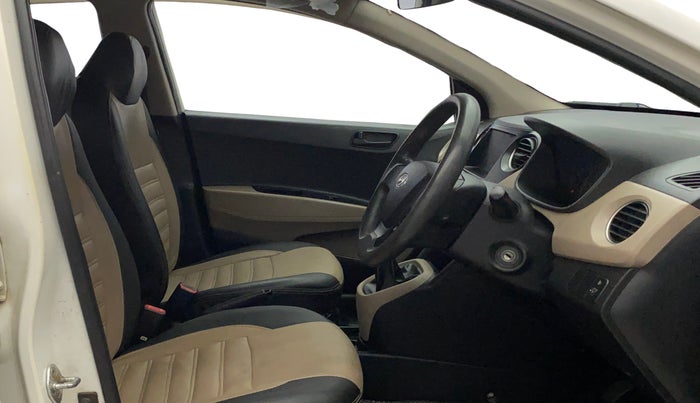 2015 Hyundai Grand i10 ERA 1.2 KAPPA VTVT, Petrol, Manual, 1,09,338 km, Right Side Front Door Cabin