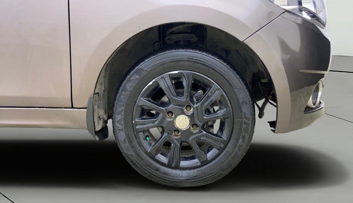 2018 Tata Tiago XZ DIESEL, Diesel, Manual, 82,616 km, Right Front Wheel