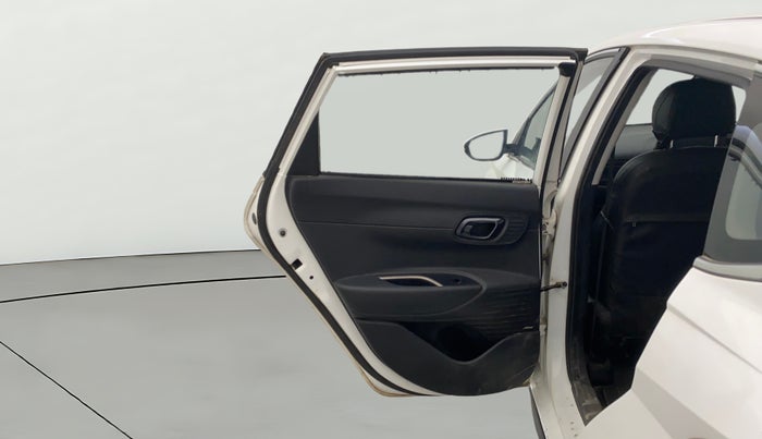 2023 Hyundai NEW I20 ASTA 1.2 MT, Petrol, Manual, 33,670 km, LHS Rear Door