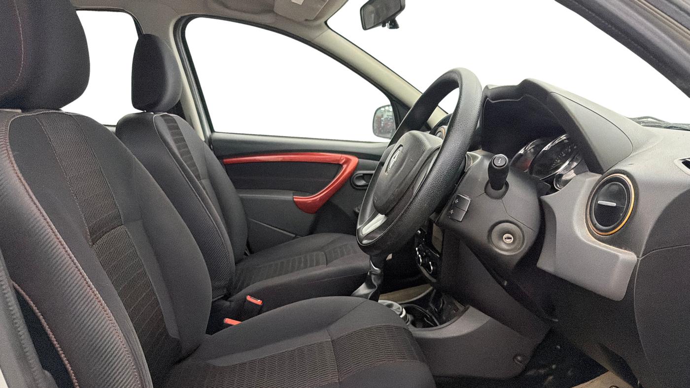 2017 Renault Duster RXS CVT, Petrol, Automatic, 56,055 km, Right Side Front Door Cabin