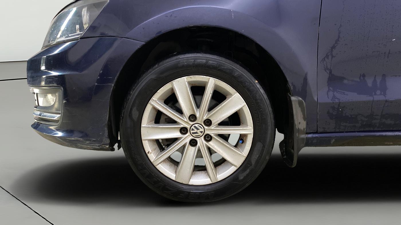 2015 Volkswagen Vento 1.2 TSI HIGHLINE PLUS AT, Petrol, Automatic, 50,563 km, Left Front Wheel