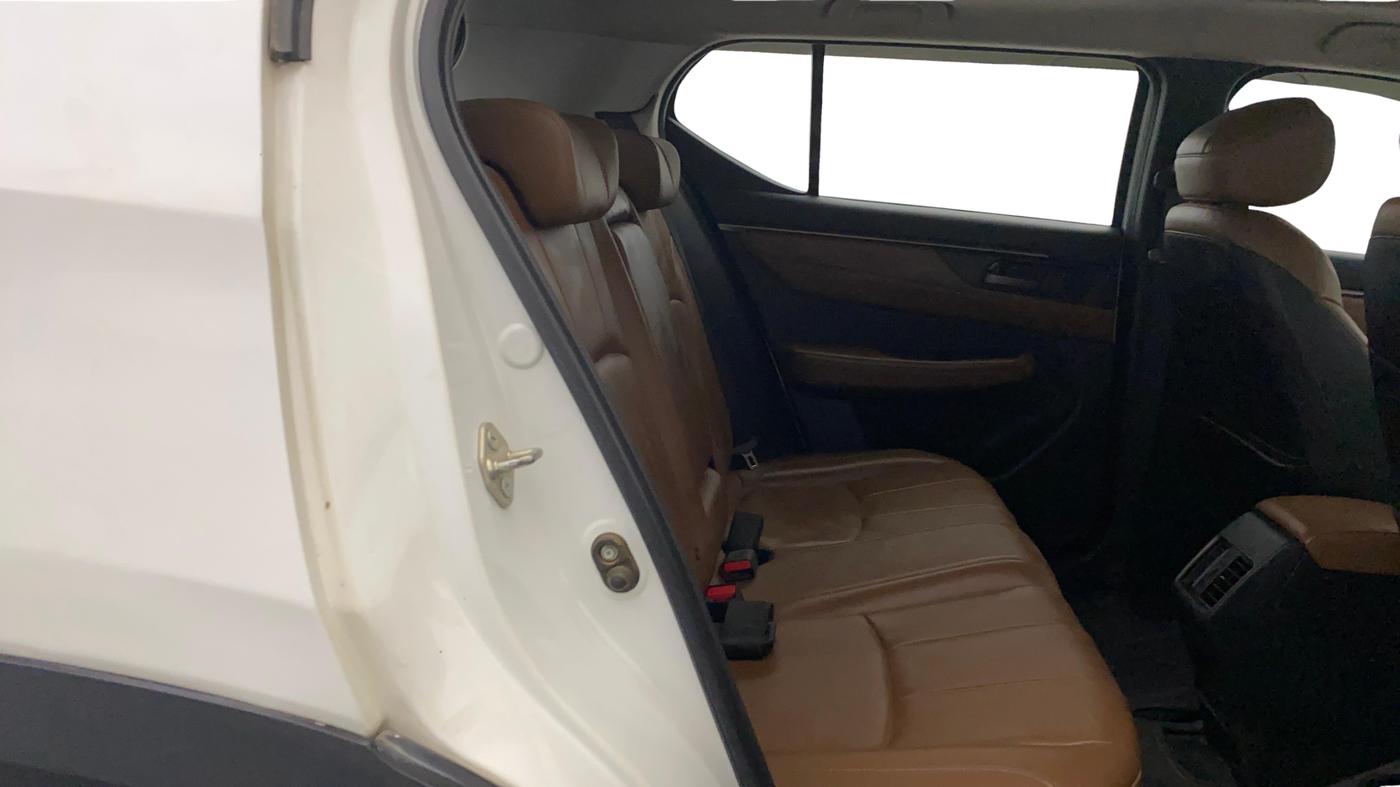 2023 Honda ELEVATE ZX MT, Petrol, Manual, 1,22,904 km, Right Side Rear Door Cabin