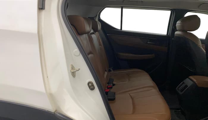 2023 Honda ELEVATE ZX MT, Petrol, Manual, 1,22,904 km, Right Side Rear Door Cabin
