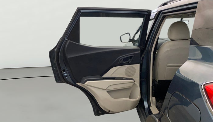 2023 Mahindra XUV300 W6 1.2 PETROL AMT, Petrol, Automatic, 22,980 km, LHS Rear Door