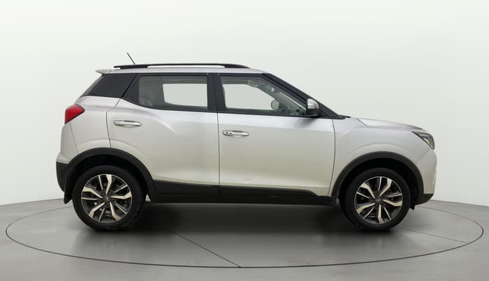 2020 Mahindra XUV300 W8 (O) 1.5 DIESEL, Diesel, Manual, 1,14,378 km, Right Side View