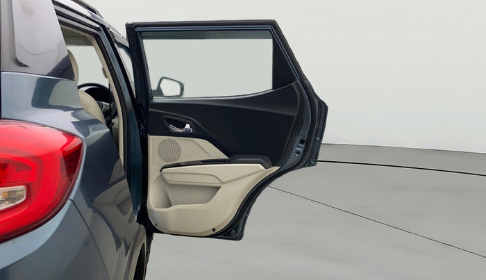 2024 Mahindra XUV300 W8 (O) 1.2 PETROL AMT, Petrol, Automatic, 16,340 km, RHS Rear Door