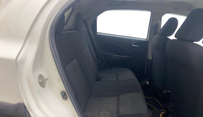 2014 Toyota Etios CROSS 1.4 VD, Diesel, Manual, 80,834 km, Right Side Rear Door Cabin