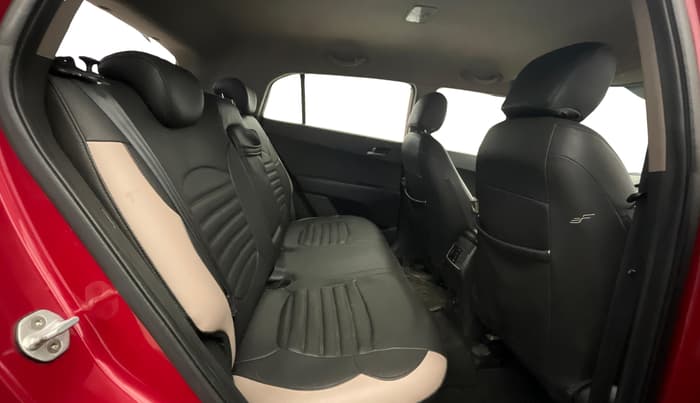 2016 Hyundai Creta SX PLUS 1.6 PETROL, Petrol, Manual, 69,960 km, Right Side Rear Door Cabin