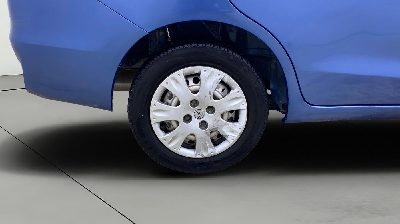 2013 Honda Amaze 1.2L I-VTEC EX, Petrol, Manual, 1,16,263 km, Right Rear Wheel