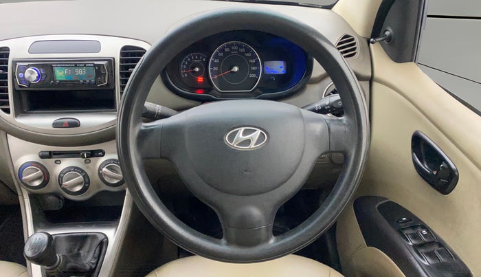 2015 Hyundai i10 MAGNA 1.1, Petrol, Manual, 94,992 km, Steering Wheel Close Up
