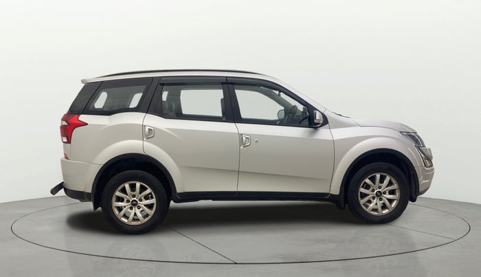 2020 Mahindra XUV500 W9, Diesel, Manual, 95,540 km, Right Side View