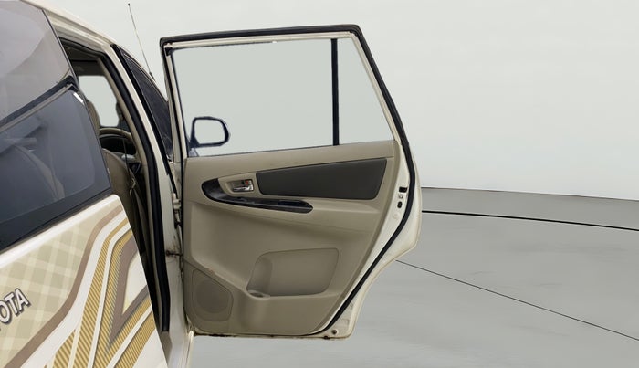 2014 Toyota Innova 2.5 ZX 7 STR, Diesel, Manual, 1,70,000 km, RHS Rear Door