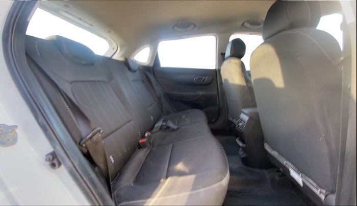 2022 Hyundai NEW I20 MAGNA 1.2 MT, Petrol, Manual, 55,771 km, Right Side Rear Door Cabin