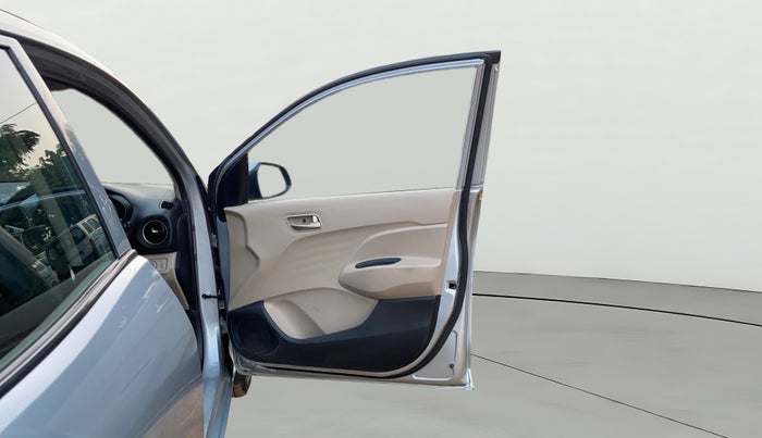 2019 Hyundai NEW SANTRO SPORTZ AMT, CNG, Automatic, 52,356 km, RHS Front Door